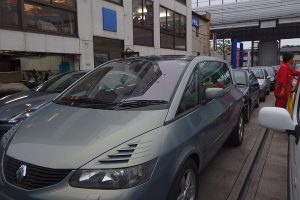 入庫車の数々。何かしらの珍しいフランス車に出会えます。
